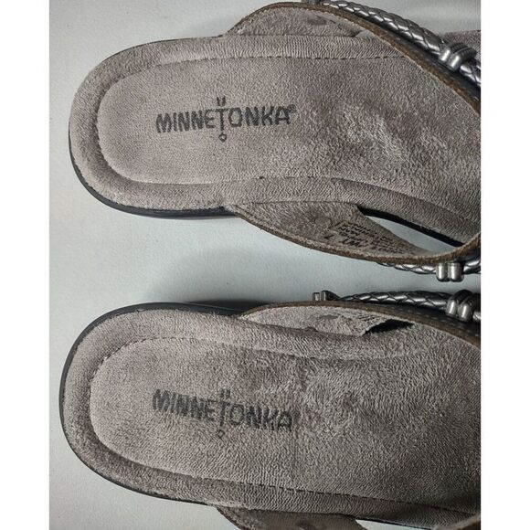 Minnetonka Pewter Leather Embellished Thong Sandals Size 7 - Picture 8 of 15